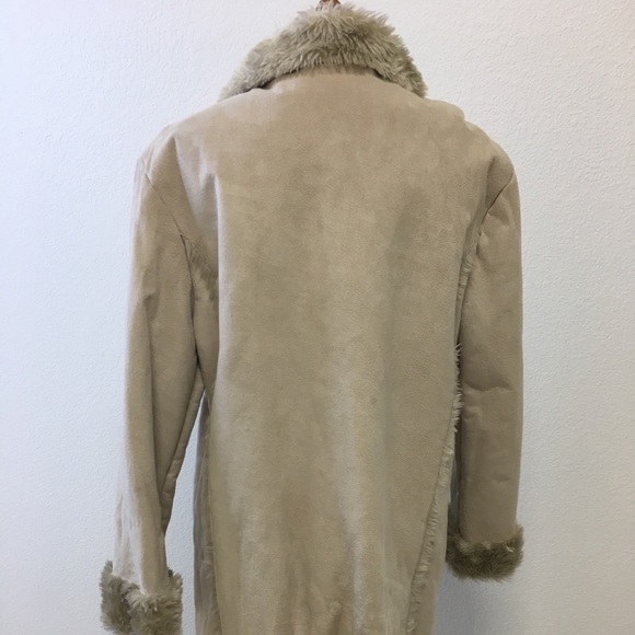John Weitz Medium Womens Faux Suede Fur Jacket coat Long Cream Mob Wife - Picture 2 of 8